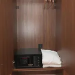 Isle Ξενοδοχείο 2*