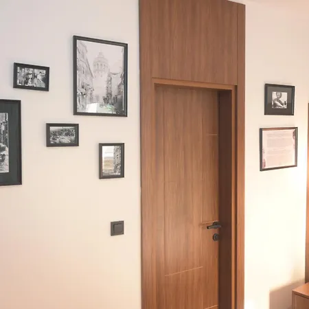 Grand Rue Hotel